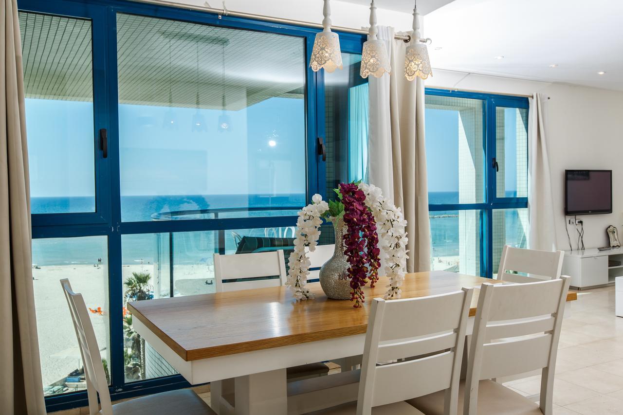 Ocean Front Apartments First Line To The Beach Tel Aviv Exterior foto