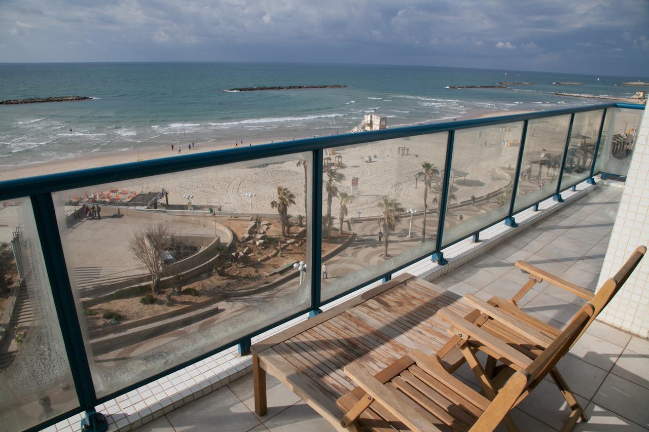Ocean Front Apartments First Line To The Beach Tel Aviv Exterior foto